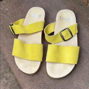 Sven flat clog slide-on